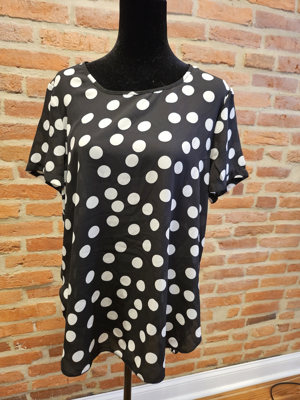 Spense Black Short Sleeve Polka Dot Tee